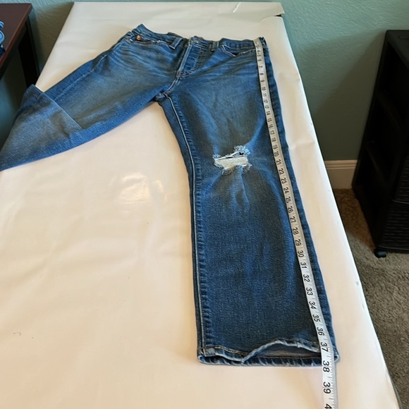 Levi’s Wedgie Straight High Rise Size 28 - Picture 9 of 16